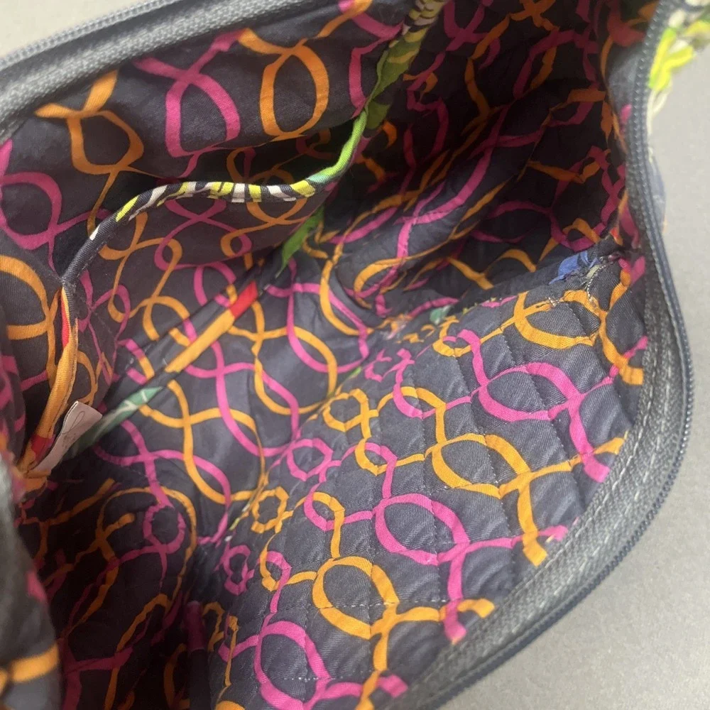 Vera Bradley‎ Jazzy Blooms Crossbody Bag Adjustable Strap Pre-Owned/Mint Cond.